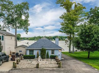8512 Cascade St, Commerce Township, MI 48382