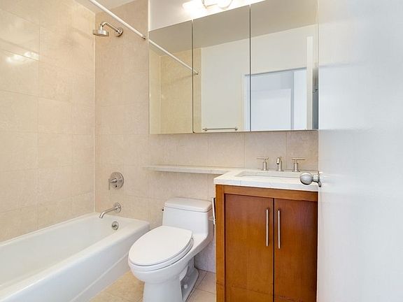 4th image of 424 W End Ave APT 15C