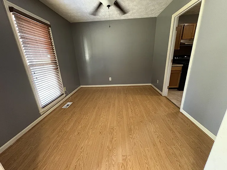 204 Cobblestone Ct — Photo 4