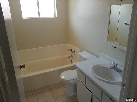 2nd image of 1155 Valencia Ave A-d #1-4