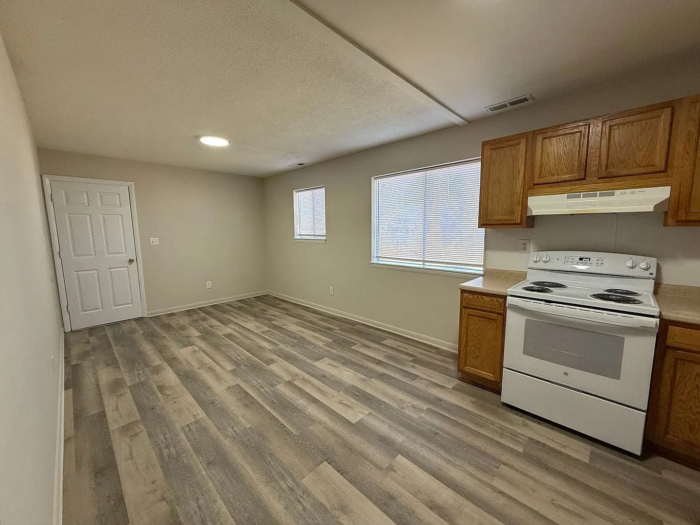 3 bedroom, 2 bath House — Photo 4