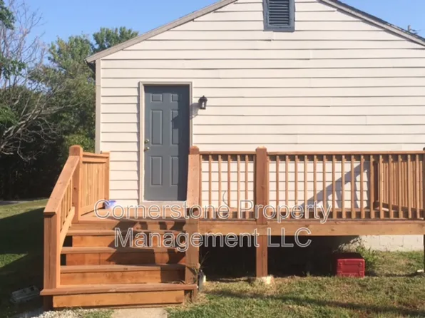 8195 Center Dr, De Soto, KS 66018