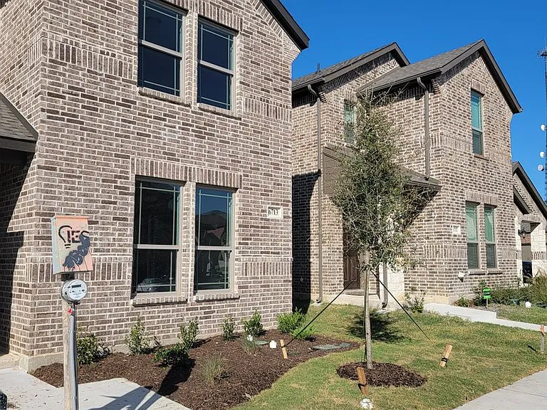 6713 Farsight Dr — Photo 1