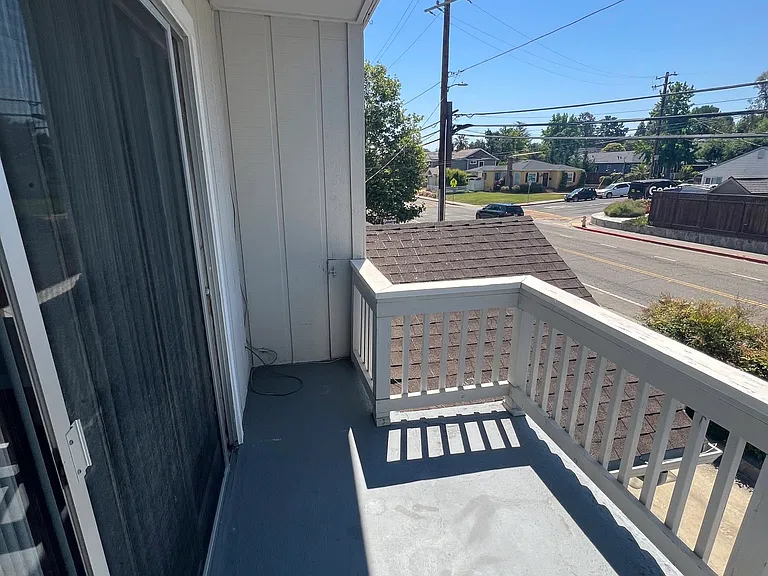 3851 Vineyard Ave #B — Photo 17