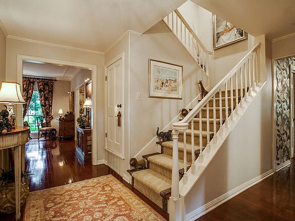 3rd image of 616 Arcadia Pl