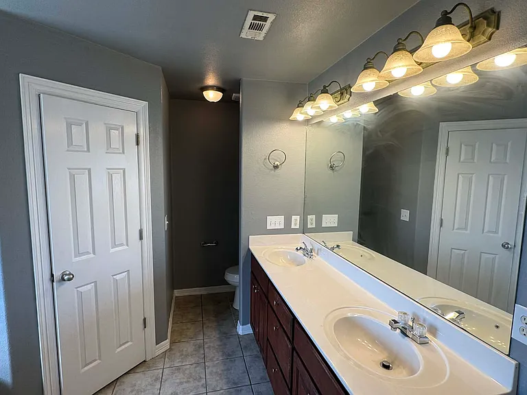1457 Prairie View Ave — Photo 7
