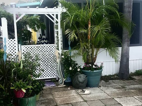 2nd image of 1119 Periwinkle Way #143