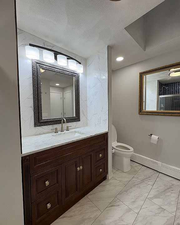 Renovated 3pc Bath 