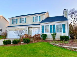 27W251 Virginia St, Winfield, IL 60190