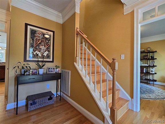 2nd image of 306 Hillsway Dr