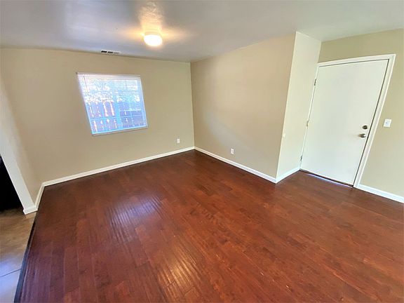 3rd image of 1555 W 60th St