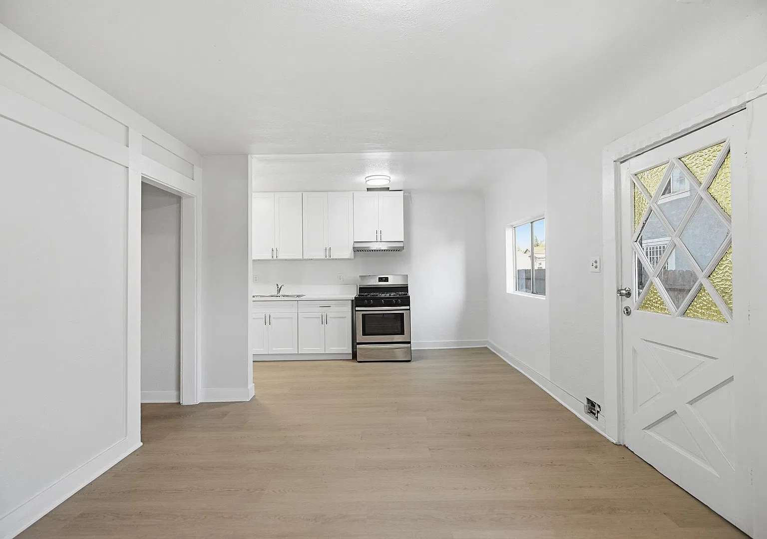 243 W 74th St — Photo 3