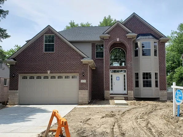 212 Cloveridge Dr, Troy, MI 48084