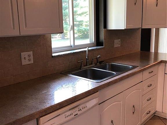 5th image of 3021 Seaman St