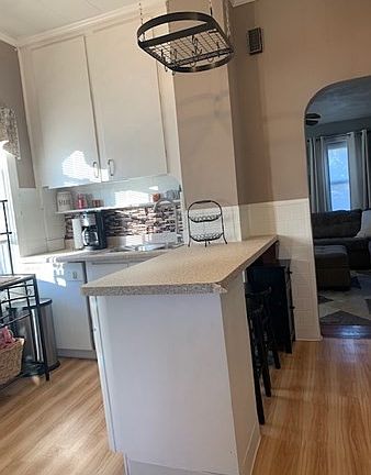 5th image of 63 Hobson Ave