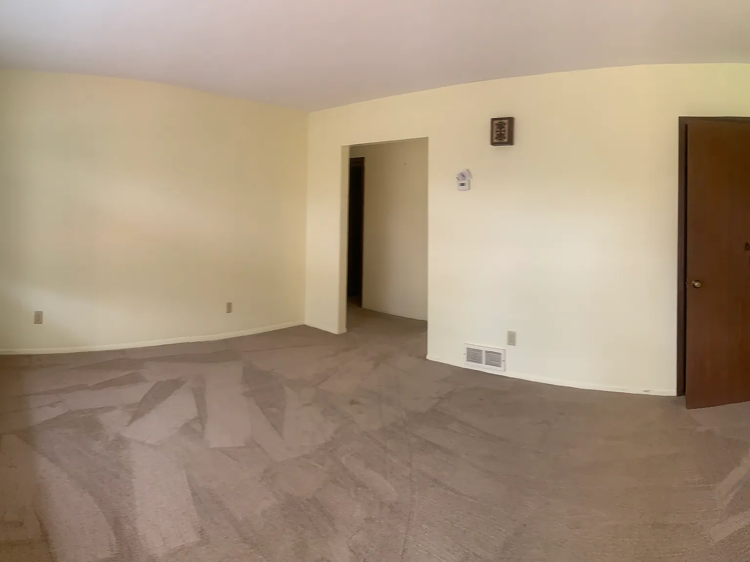 2 bed, 838 sqft, $1,200 — Photo 4
