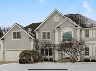 35 River Ridge Dr, Dundee, IL 60118