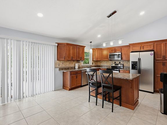 5th image of 3917 Crosby Dr