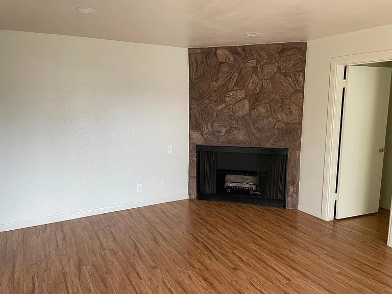 11619 Downey Ave #209 — Photo 9