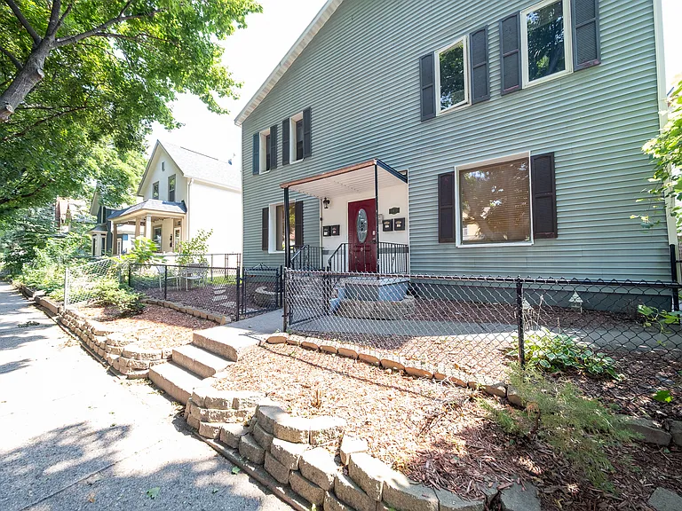 1417 6th St NE #2 — Photo 14