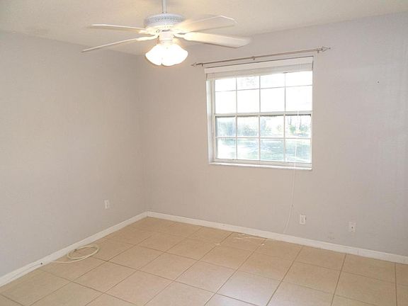 4th image of 16931 W Burns Dr