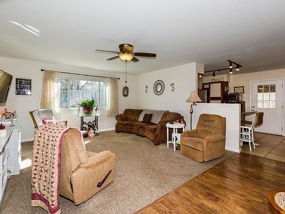 4th image of 1970 Catalpa Cir