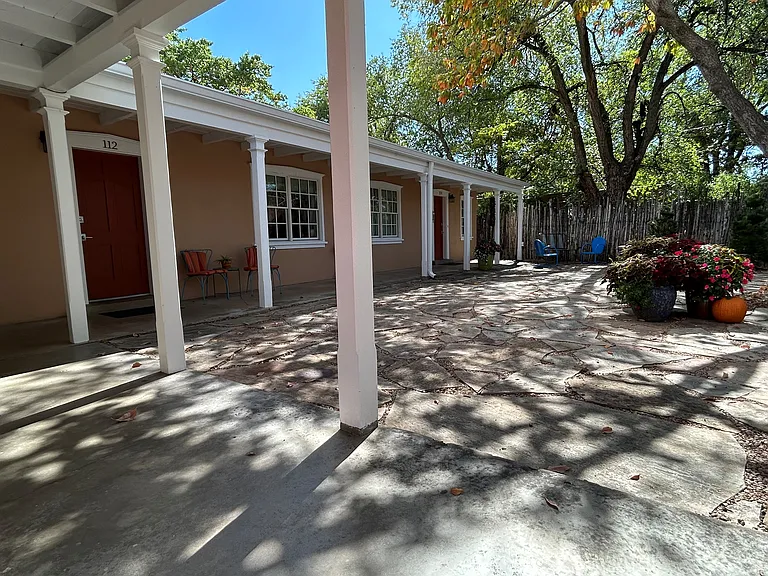 114 W Booth St — Photo 22