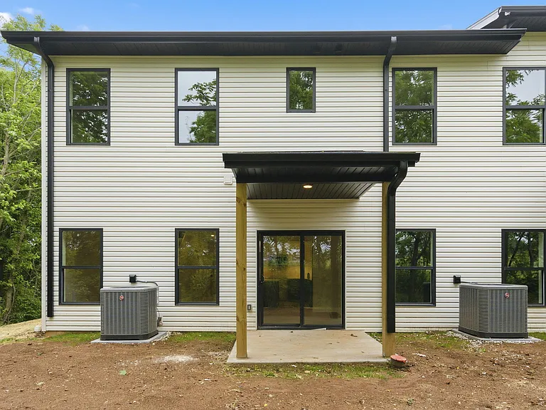 2175 W Parkview Ave — Photo 30