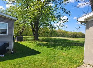 933 S Decker Rd, Boonville, IN 47601