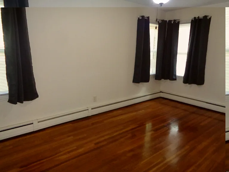 1302 Miller St — Photo 16