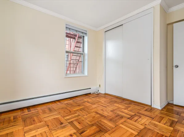 151-05 Cross Island Parkway image 15 of 18