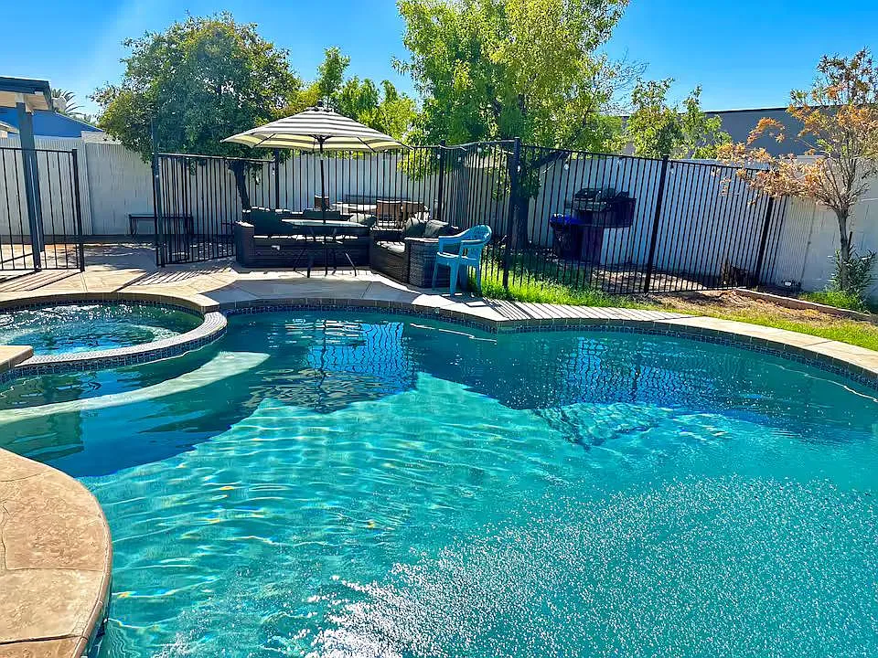 4 bed, 2453 sqft, $4,500 — Photo 1