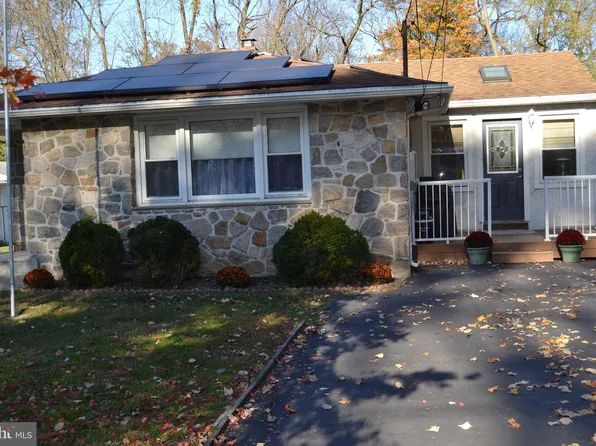 2185 Locust St, Upper Chichester, PA 19061