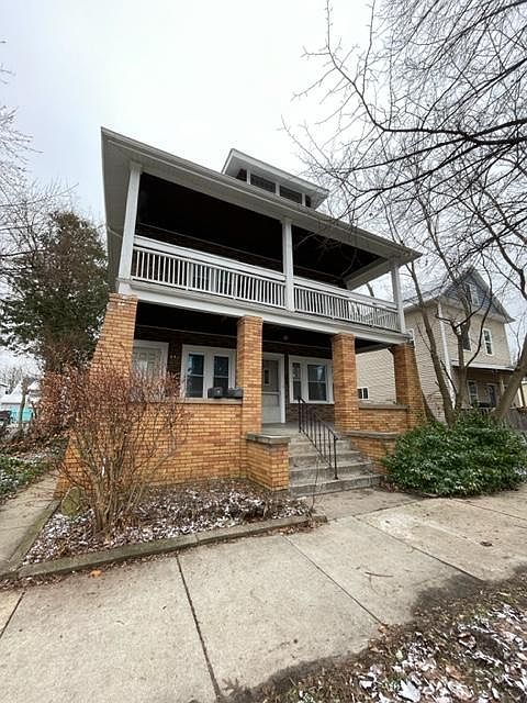 1st image of 810 Sibley St NW