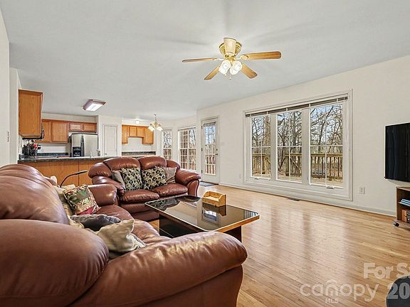 2nd image of 1010 James St