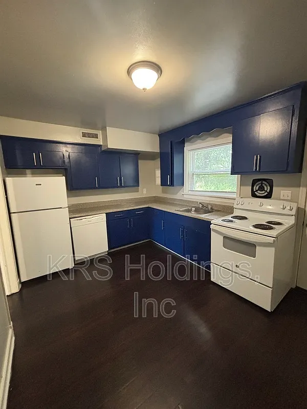 2 bed, 1.5 bath, $1,395 — Photo 2