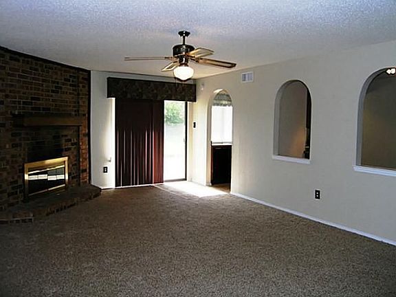 3rd image of 4201 Glen Pines Dr