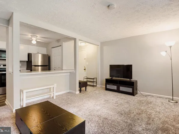 3503 Lochearn Ct APT A, Pasadena, MD 21122
