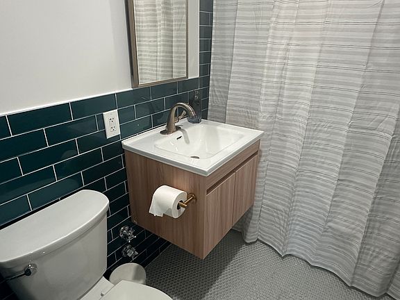 4th image of 301 Beech St APT 9D
