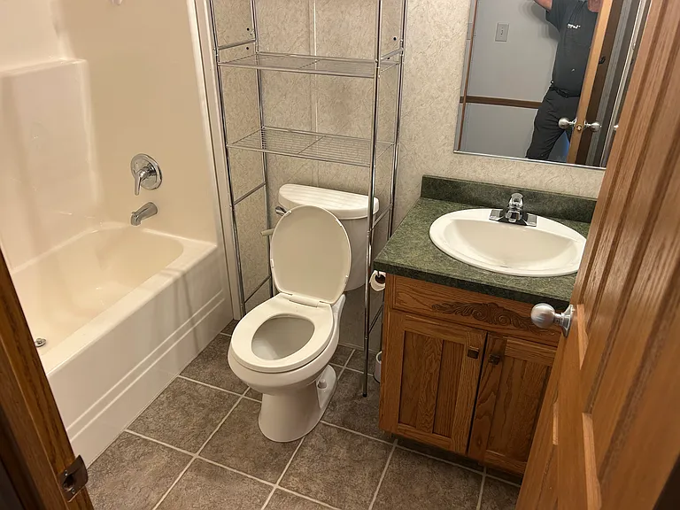 1499 W Wylie Ave — Photo 13
