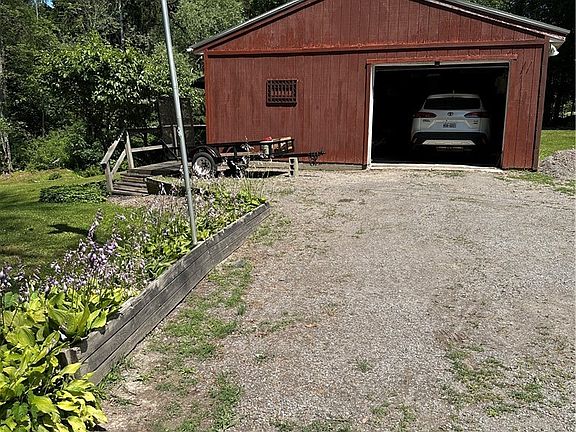 5th image of 2326 Snyder Rd