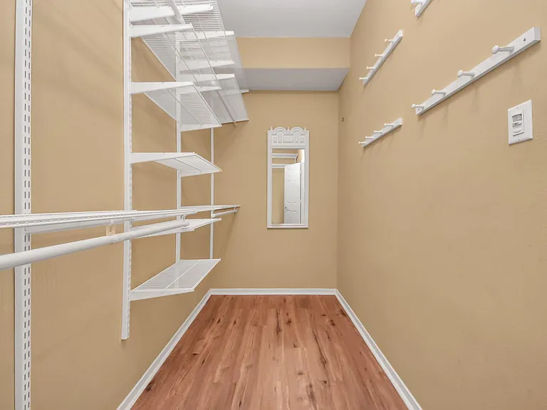 23003 Governorshire Dr — Photo 35