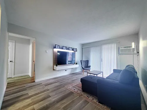 Newly Renovated 1 & 2 Bedroom Apartments in Canton, OH Photo 1