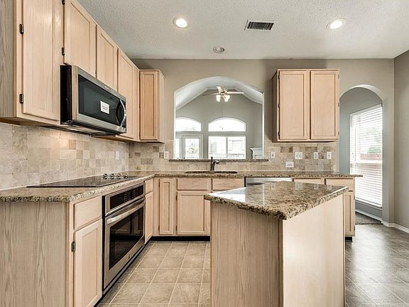 4th image of 3108 Black Walnut Dr