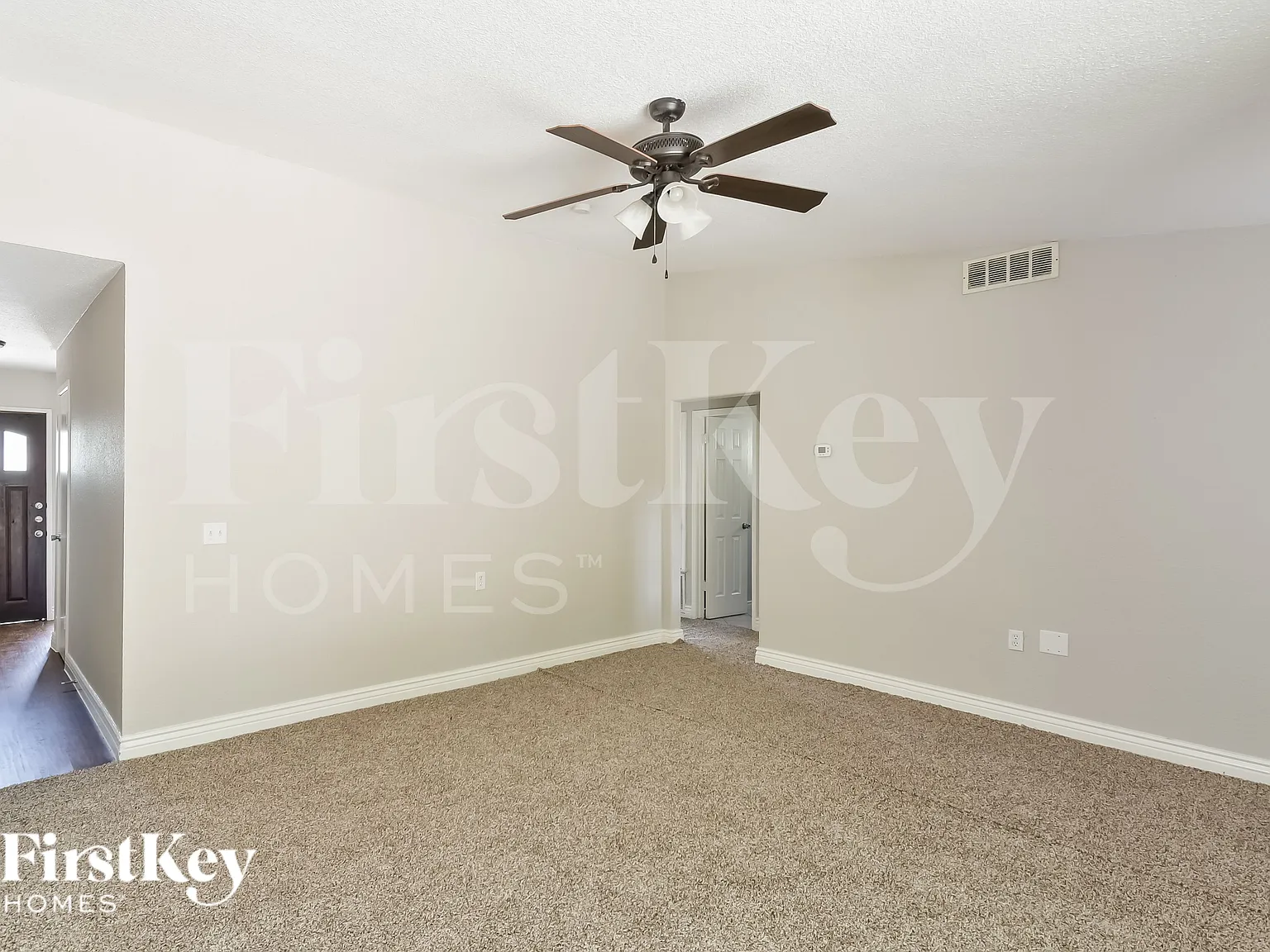 4 bed, 1.0 bath, 1013 sqft, $1,100 — Photo 4
