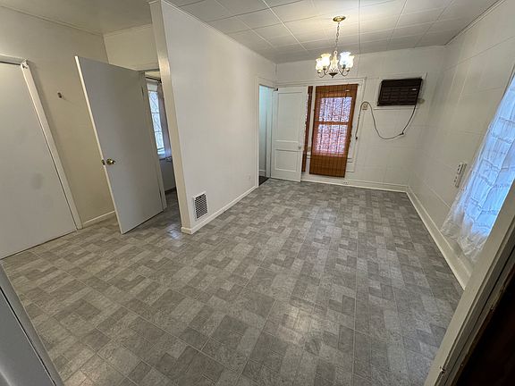 2nd image of 13517 Rugby Rd