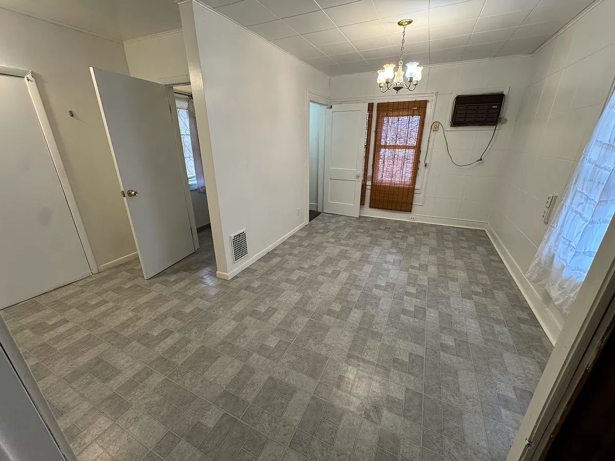 Building Photo - 13517 Rugby Rd