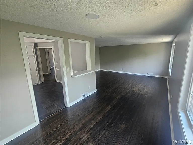 38 Delham Ave — Photo 2