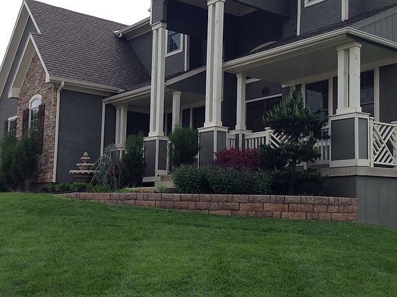 2nd image of 912 Lake Hill Dr.