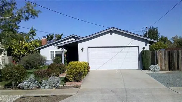 5013 Laverne Way photo 1